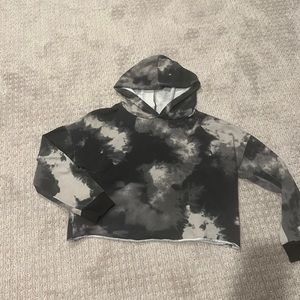 Grey and black tie die cropped hoodie in good condition